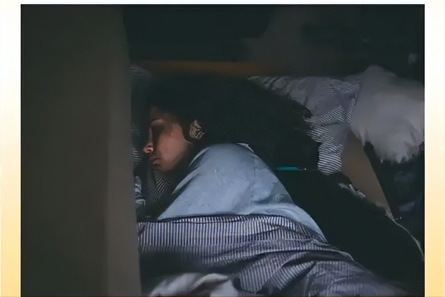 牙掉梦不是“诅咒”！3位专家拆解心理与身体信号，真相更复杂