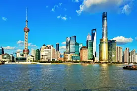 以前是大上海与大武汉，现在是强上海与不强不弱比较尴尬的武汉图片