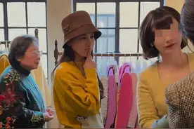 黄圣依回上海老家，陪亲妈逛街买衣服，73岁作家妈妈一身书卷气图片