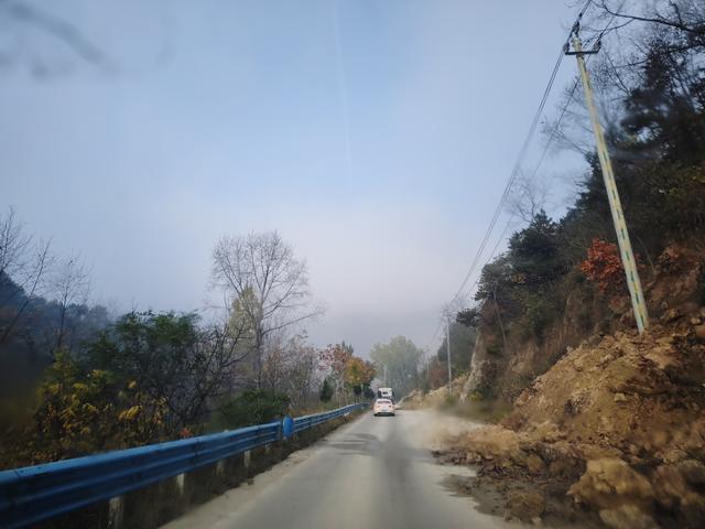 南行漫记：从卢氏走陕西S101红叶大道到南五台服务区露营