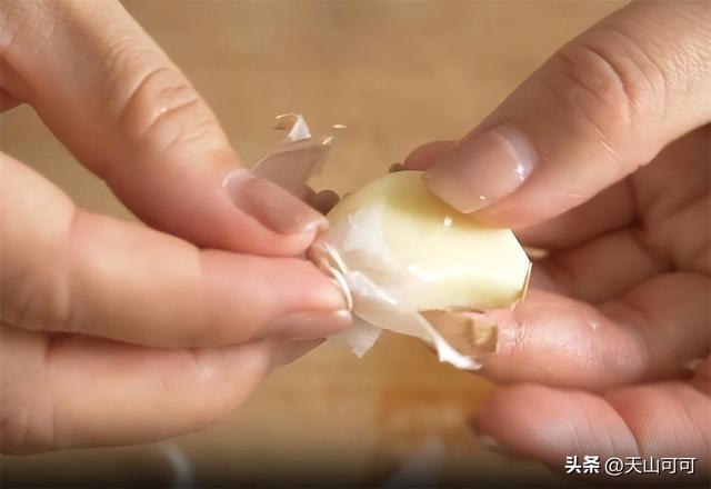 怎样腌制腊八蒜？家常做法大公开！