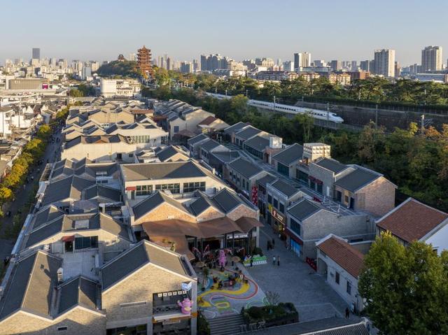 “四线一口”焕新：武汉斗级营“蝶变”重塑古城肌理