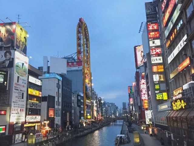 美国人评论亚洲街道：日本干净，印度脏乱，而中国只用4个字形容