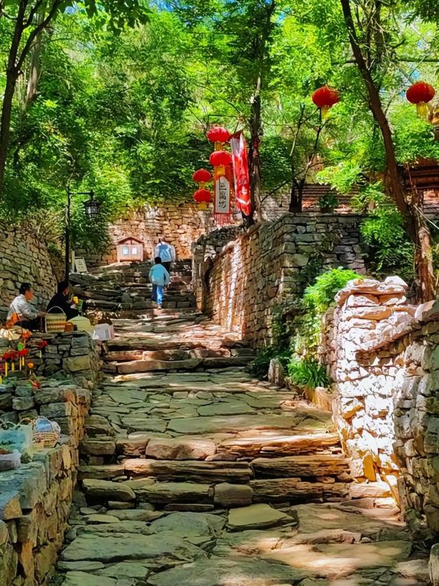 山东藏着座千年古城，免费又好逛，高铁1小时直达，现在去正合适