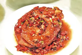 春节民间故事：老丈人嫌穷爱富，酒桌上捉弄穷女婿，结局有水平图片