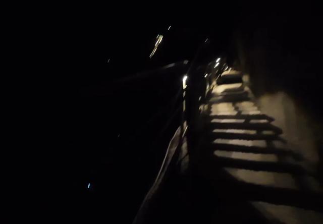 去了一趟华山旅游,发了朋友圈,以为有人点赞,结果尴尬了!