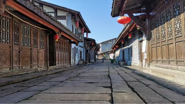 小布丁·早安丨地名里的重庆：古桥古韵，解锁蔺市古镇的时光密码