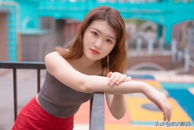 北京街头巷尾都挺爱聊的话题：大龄剩男剩女，到底谁以后日子更难