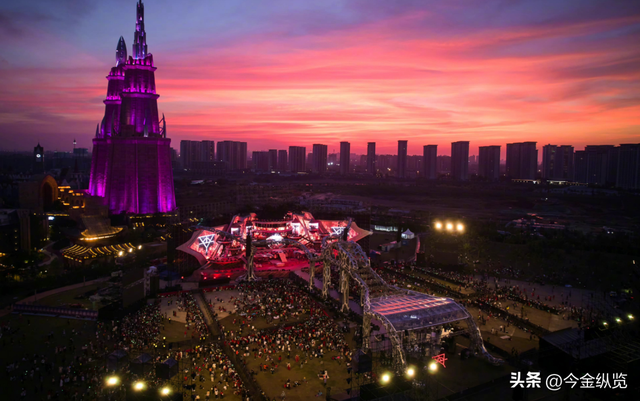 40万人狂砸30亿！演唱会不止卖票，城市该如何接住流量转化为增量