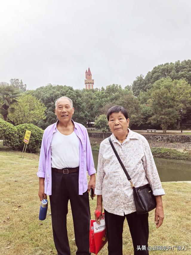 国庆假期中，陪父母逛白沙公园，欧式城堡，濯锦园，宇宙舞厅