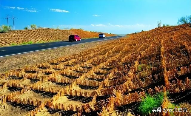 一天“吞”掉40亩沙漠？中国发明的“吞沙巨兽”，已在甘肃使用！
