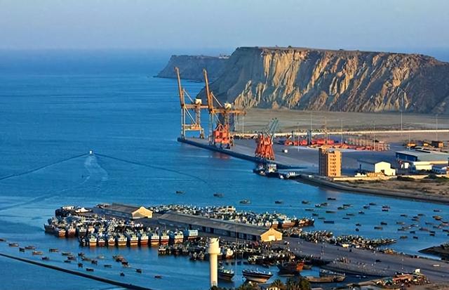 中俄联手“清场”！印度中亚军事基地被拔，新疆22年空中威胁终结