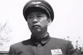 13任空军司令员中，有6人曾当选中央军委委员，他们是谁？图片