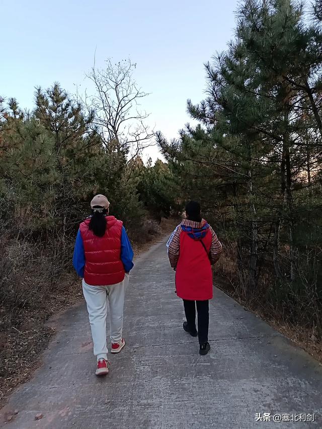 张家口市郊区还有如此丹霞地貌！