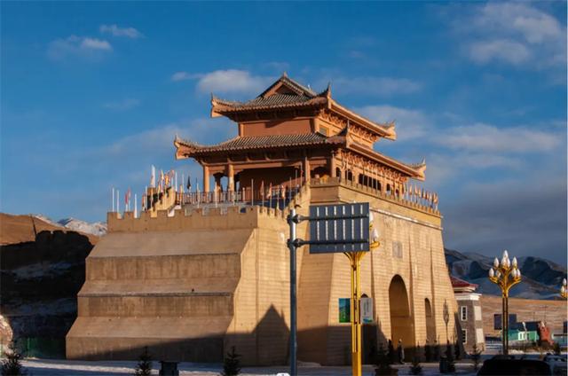 秋日自驾祁连 9 号公路：在山河与村落间感受美好