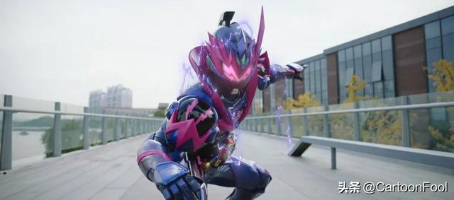 《铠甲勇士星曜诀醒》定档12月13日，亮卡，全新铠甲合体！