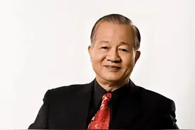 办公室桌子放置的最佳位置是什么图片