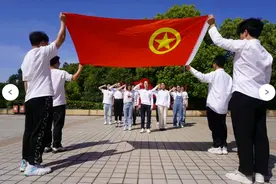 入团真难！初中三年没入上团，年龄竟是首要原因！图片