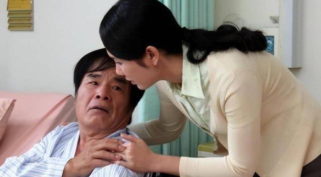 “6个老婆”同住一屋，每人每月7万零花钱，71岁又娶第七房小娇妻