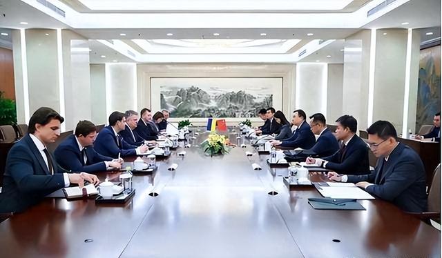 泽连斯基突然翻脸，通知中方做好全面准备，迎接乌克兰的最新制裁