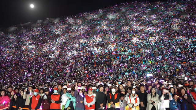 万人共赏敦煌明月 抖音落日合唱派对点亮中秋夜空