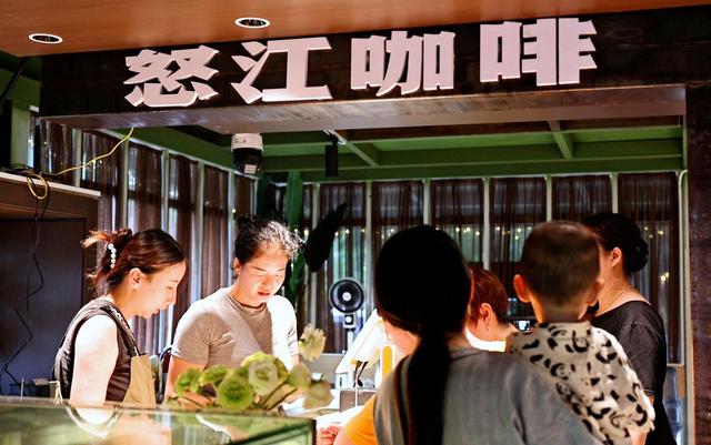 泸水：高温“烤”验催热“清凉经济”