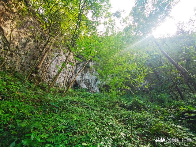 老人岩与磨刀岩：走过万仞崖壁之间不足一尺宽的险峻小道