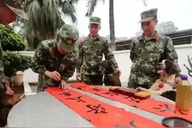 在部队，什么样的士兵能当上文书图片
