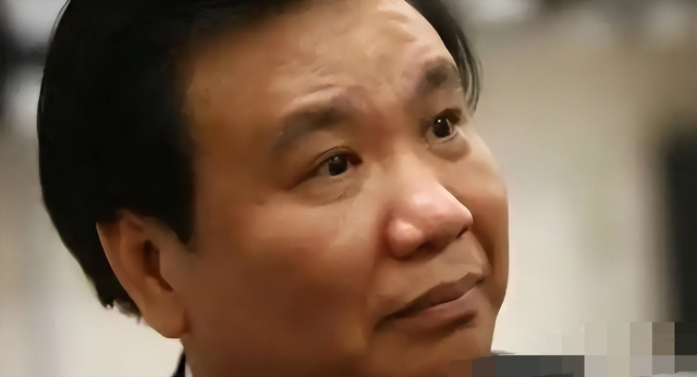 报应来了！捐给美国7千万，满嘴“中国穷关我啥事”，如今破产了