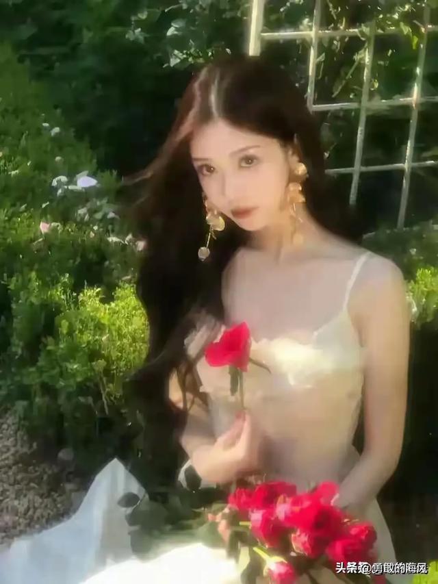 河北邯郸一校花仙姿玉色,堪称上帝吻过的容颜,美得让人移不开眼