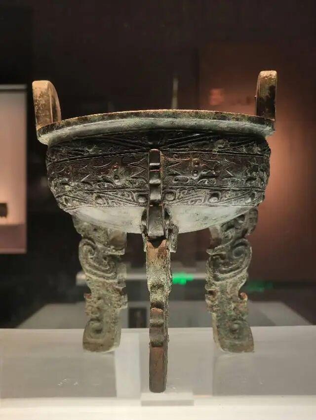 博物｜一件来自3000年前的商朝铜鼎，一个方国的未解之谜。
