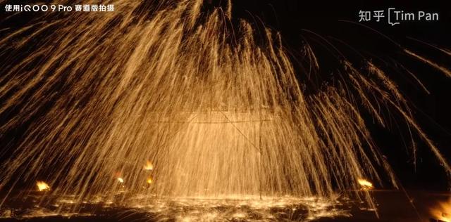 96后网瘾少年做自媒体年入过亿,4000万粉丝抢着给他“喂饭”