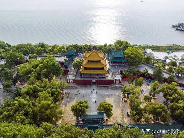洞庭湖畔岳阳楼