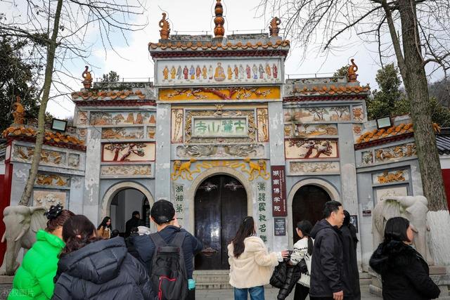 去过长沙才明白：橘子洲要去洲尾，岳麓山要看书院，这才是真地道