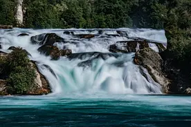 为什么50岁以上的男人再婚，基本不会找同龄的女人？答案来了图片