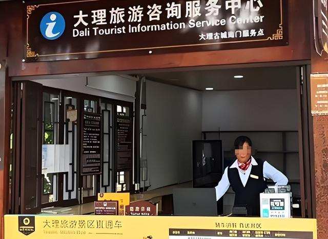 半小时扣4块，用户和企业都面临崩溃，共享充电宝为啥越用越贵？