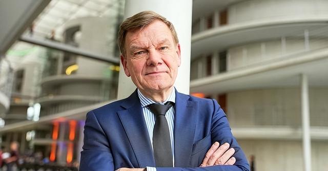 瓦德富尔抵达北京，台湾问题，德国终于交了底，王毅对日本摊牌