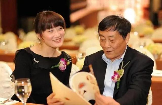 李湘风波再升级！被曝泰国求子只是冰山一角，11年前怀二胎被扒