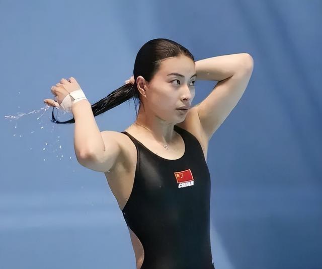 央视对郭晶晶的称呼变了，三字之差释放强烈信号，霍震霆全说对了