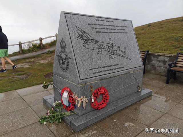 白色断崖与灰色天空，英国南部海岸线的另一种浪漫