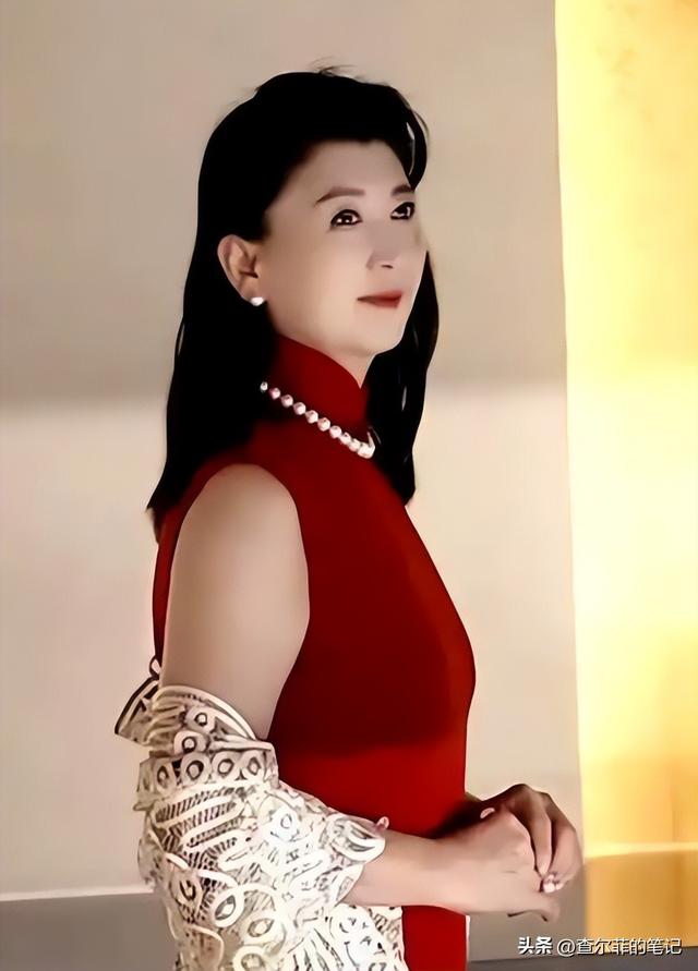 离春节不到1个月	，4位名人翻车，没一个值得同情，原因五花八门