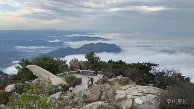泰山云海：水墨长卷里的山河诗行