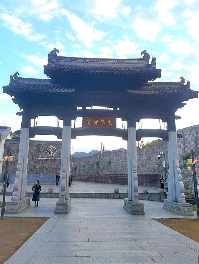 游安徽屯溪老街和徽州古城