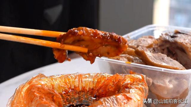重庆和四川交界的宝藏郊区，因动物和美食享誉世界，你去过吗？