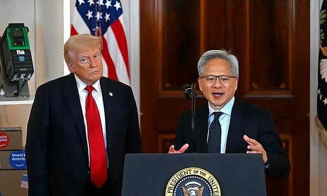 特朗普砸钱救英特尔，美媒示警：整个美国芯片行业可能要陪葬