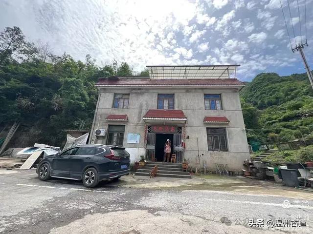 走浙江三县市交界的千年古道，赏亿年奇石美女峰！