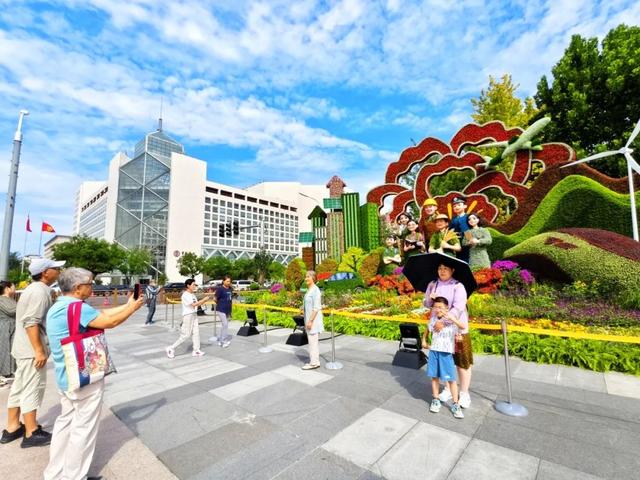 承载历史寄望和平，主题景观布置亮相西城！