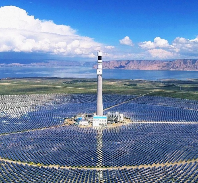 相当于20个三峡大坝，外媒已经发现，中国悄悄在沙漠里干了件大事