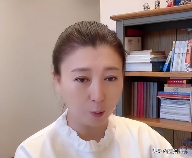 闫学晶事件再升级！官媒下场发文锐评，言辞犀利	，句句直戳她心窝