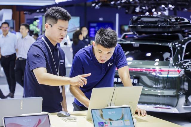 共谋“AI+”未来 华为亮相2025中国移动全球合作伙伴大会